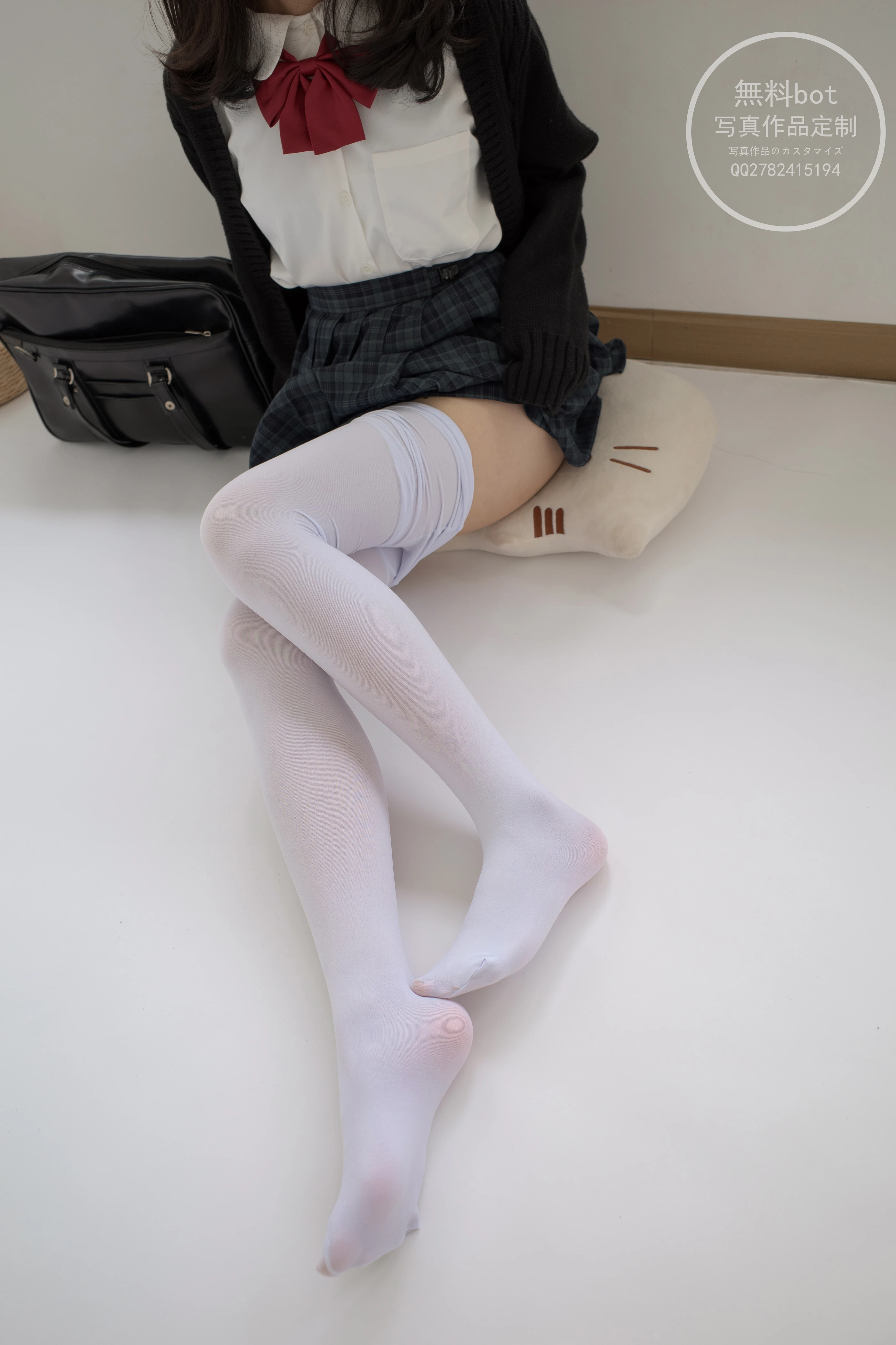 森萝财团 有料002  小香 室内JK白丝少女 [86P] 1